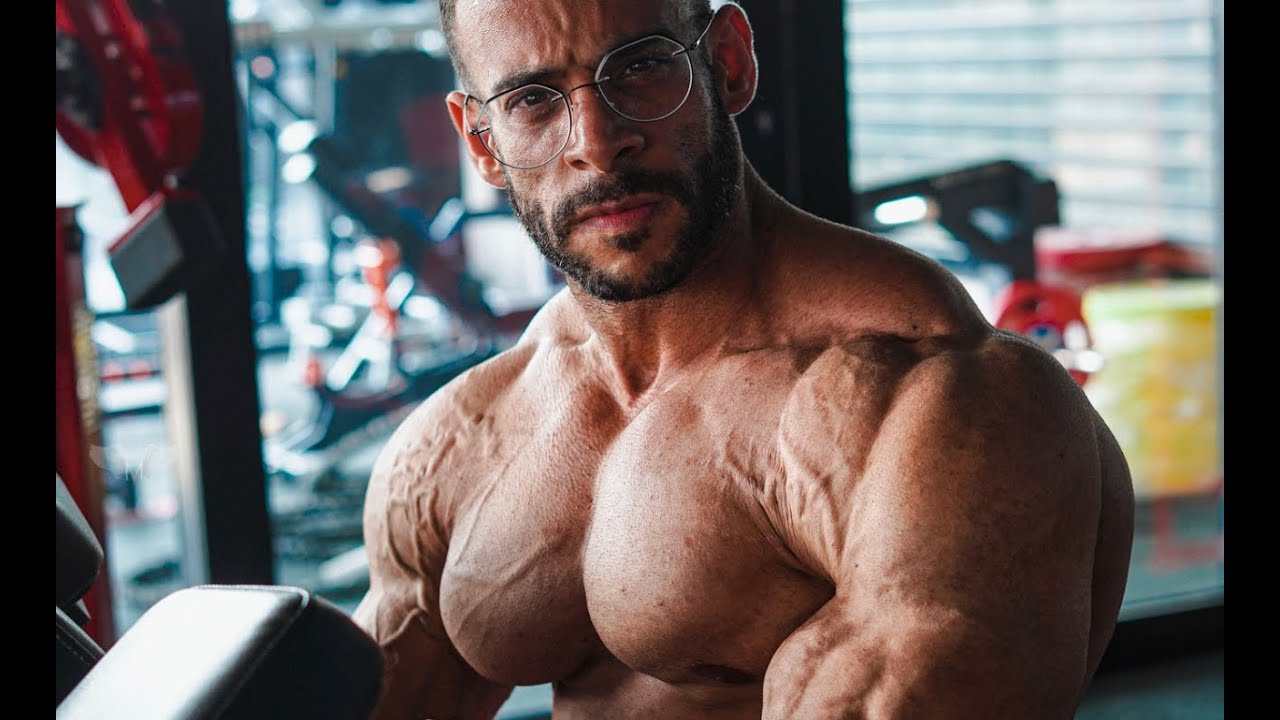 ٣ أيام لبطولة دبي - أول يوم تحميل أكل
