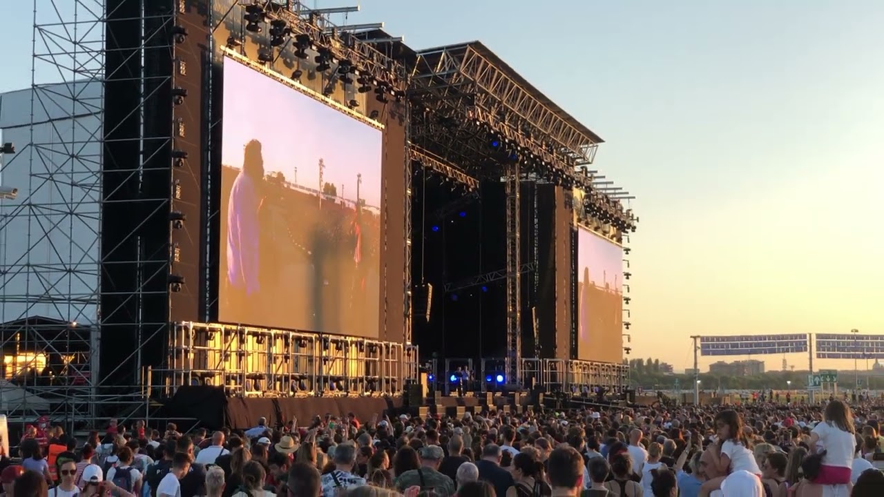 Emma Marrone feat. Brunori sas- LUCI BLU live@RCF ARENA (Una, Nessuna, Centomila)