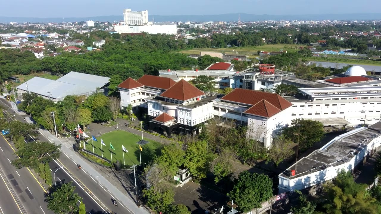 Kampus 1 UTY Universitas Teknologi Yogyakarta Drone