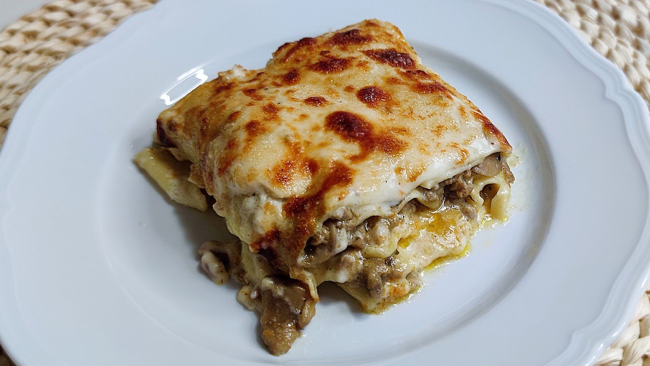 Lasagne al ragù bianco e funghi: connubio perfetto per una lasagna bianca deliziosa! Sfoglia fresca