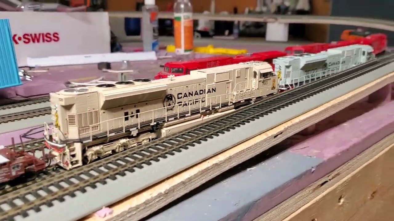 athearn sd70acu 7021 7022