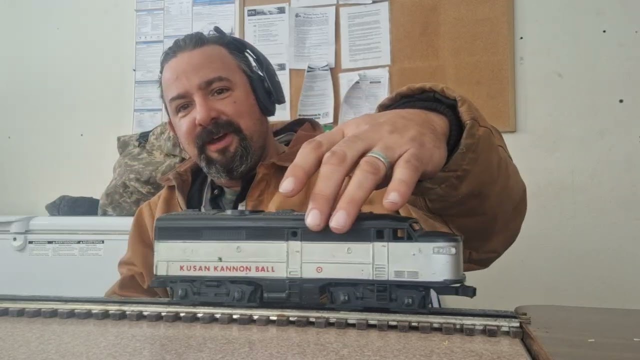 UNBOXING A KUSSAN O GAUGE DUMMY LOCOMOTIVE 