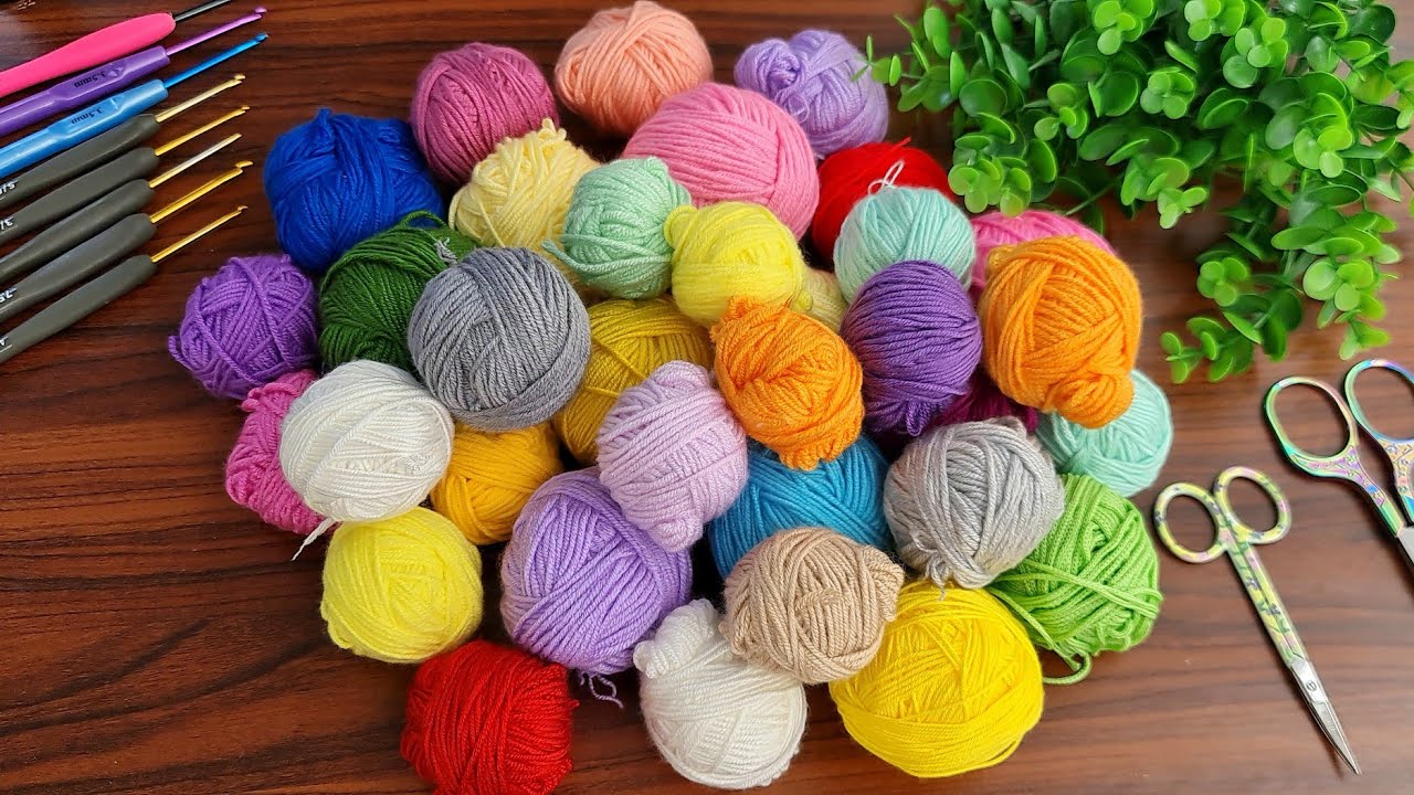 Wow! The cutest yarn scrap idea ever! Look at what a beautiful thing! #crochet
