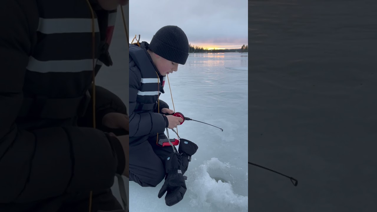 Alex f&aring;r &oslash;rret | Isfiske | icefishing #troutfishing#fishing#outdoors