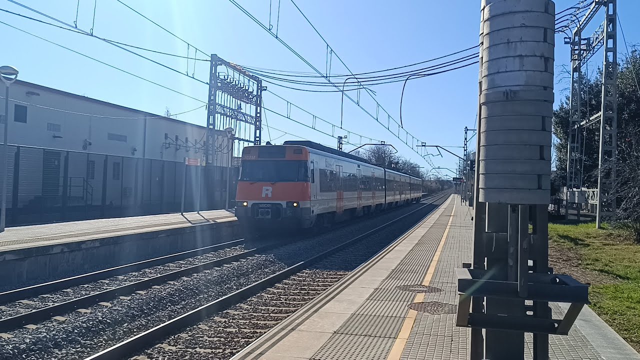 🇺🇦Электропоезд Renfe 447 отправляется из станции Gualba