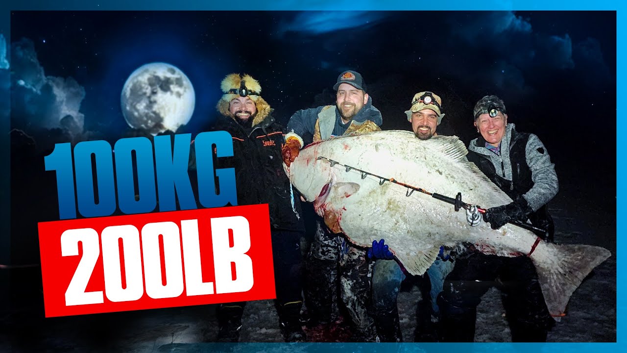 Elle PÊCHE UN POISSON de 200LBS sur glace - Pêche du flétan dans le Fjord-du-Saguenay