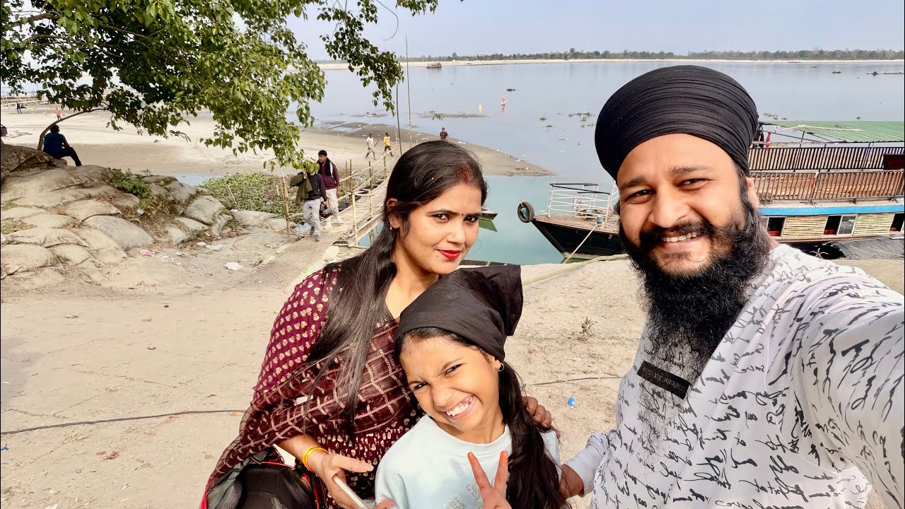 Dibru River ￼ K Kinare,Aye Ham🙂 Aur Tea garden mein bhi gaye Hum🙂￼￼￼￼