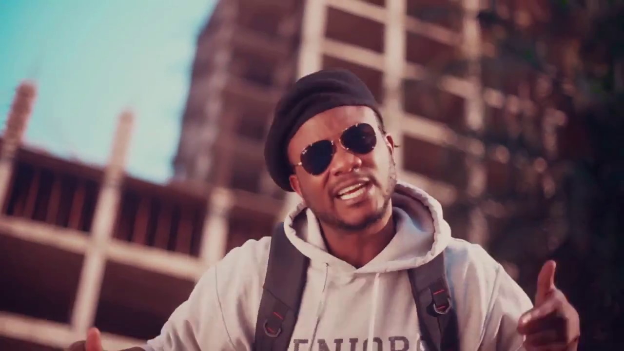 FAMILIA MUSIC FT OXYGENE  DEVOIR (clip officiel)