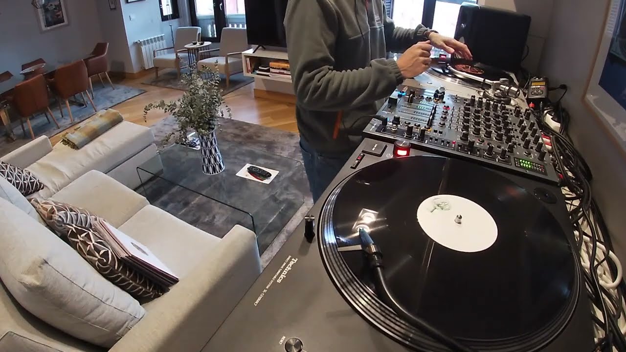 House/Electronica - Christmas Mix  - 100% Vinyl - Technics MK7
