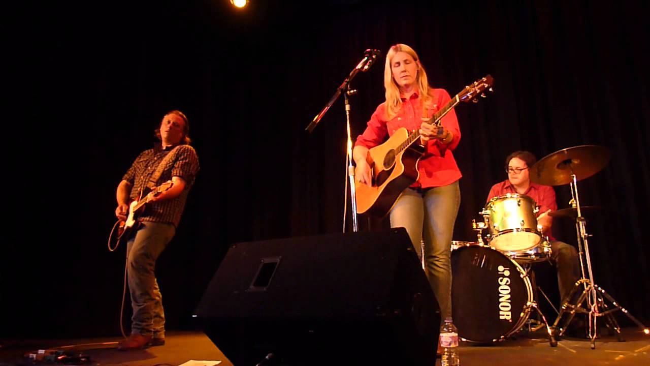 Zoe Muth and the Lost High Rollers - If I Can't Trust You With A Quarter
