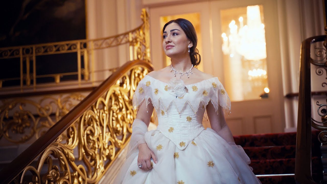 Getting Dressed in 2020 - La traviata at the Royal Opera House