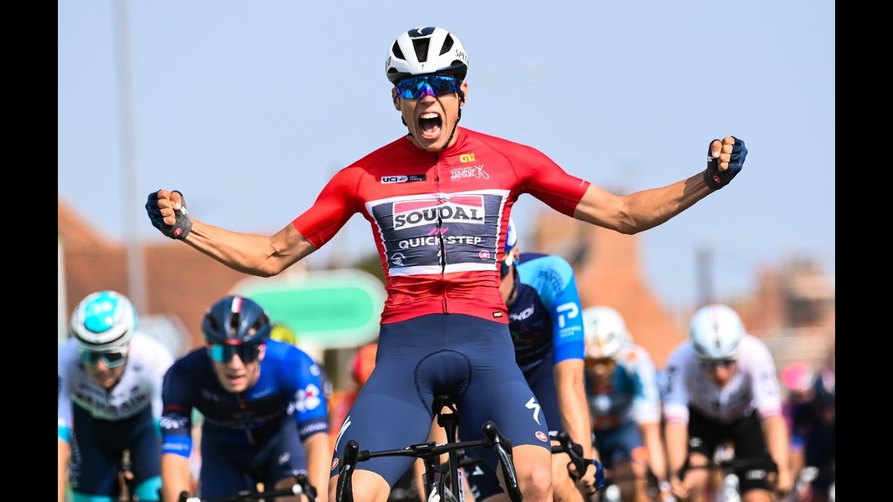 Tour Of Britain 2024 - Final kilometer of Stage 4... Paul Magnier wins again with Julian Alaphilippe
