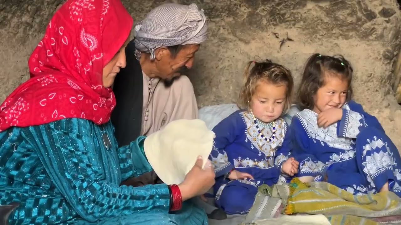 In the Heart of the Mountains: A Beautiful Girl’s Life with Her Cave-Dwelling Family in Bamiyan