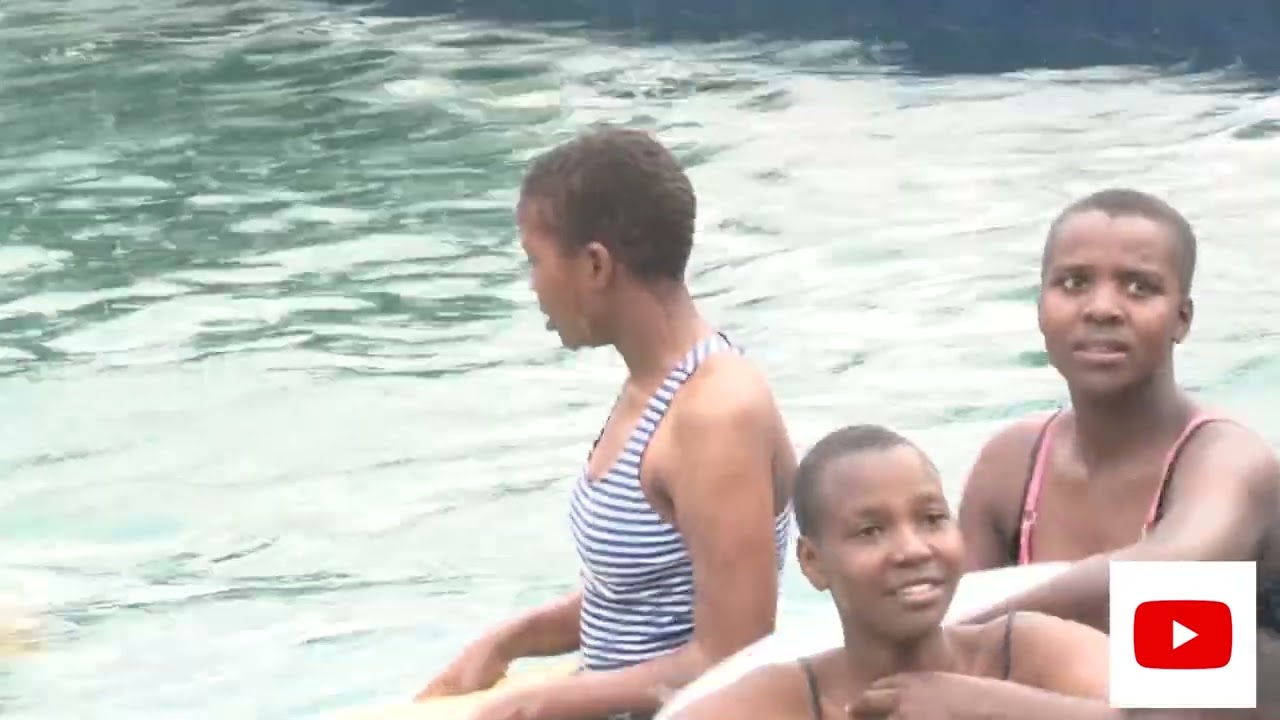 Sosit Girls, The Swimmers