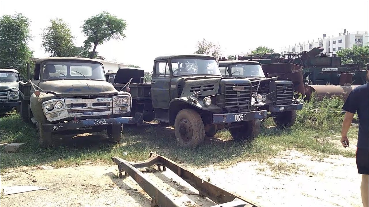 Junkyard in Islamabad - Meri Purani Gardi