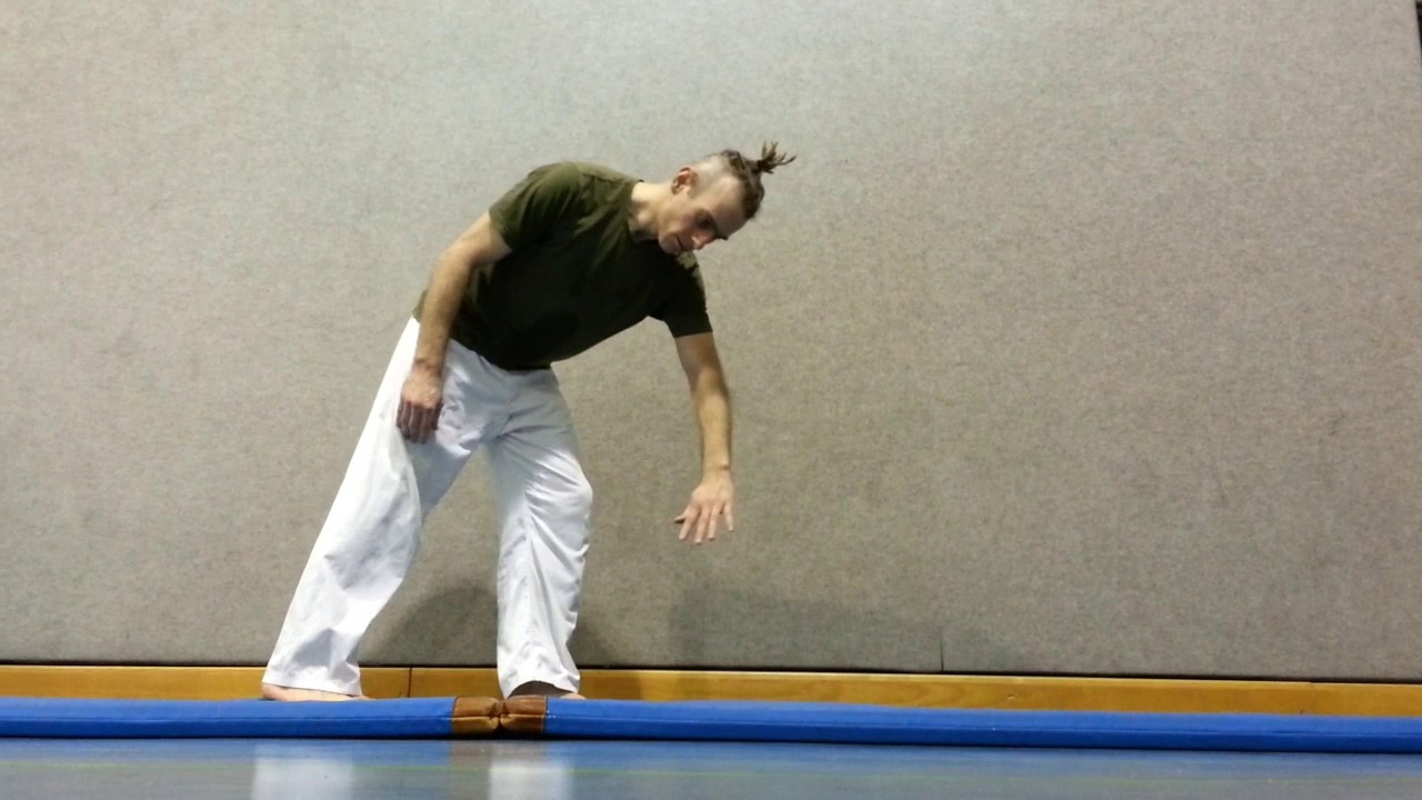 Diagonalrolle / Judorolle vorwärts