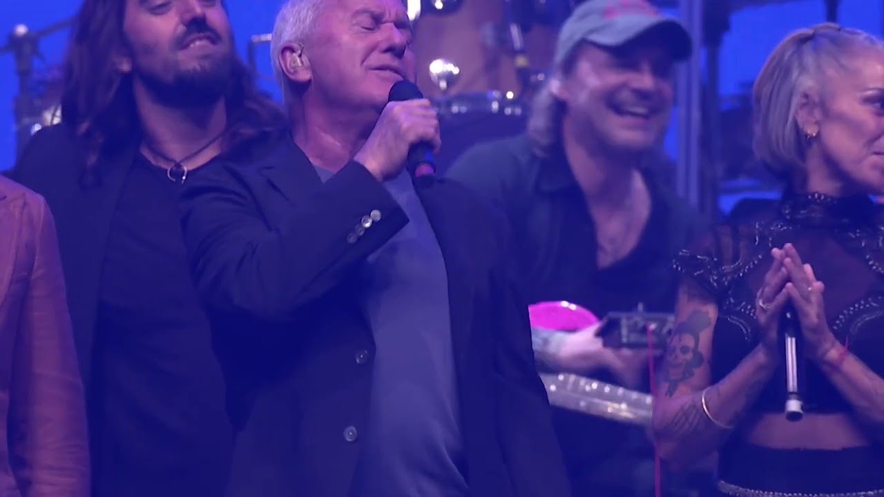 Gracias por formar parte de esta primera noche en Roig Arena. 