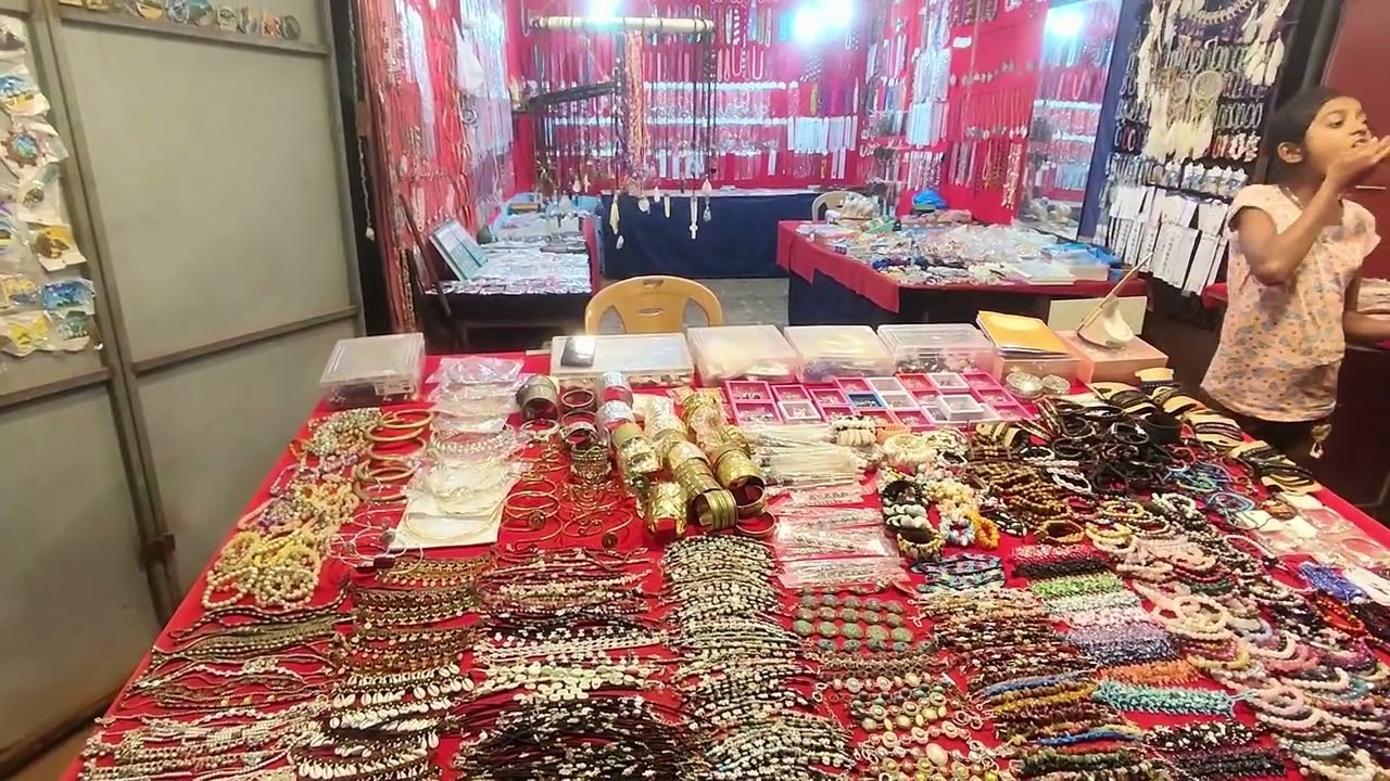 Exploring Anjuna Flea Market 2025 | Best Shopping in North Goa