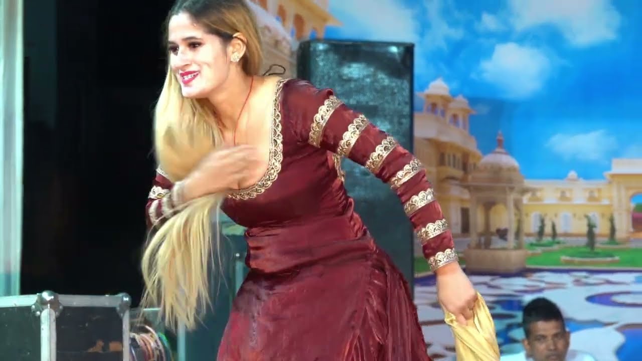 डिंम्पल चौधरी का धमाल झूम उठी पब्लिक || new haryanvi dance 2025 || gore tan se sarkta jaye