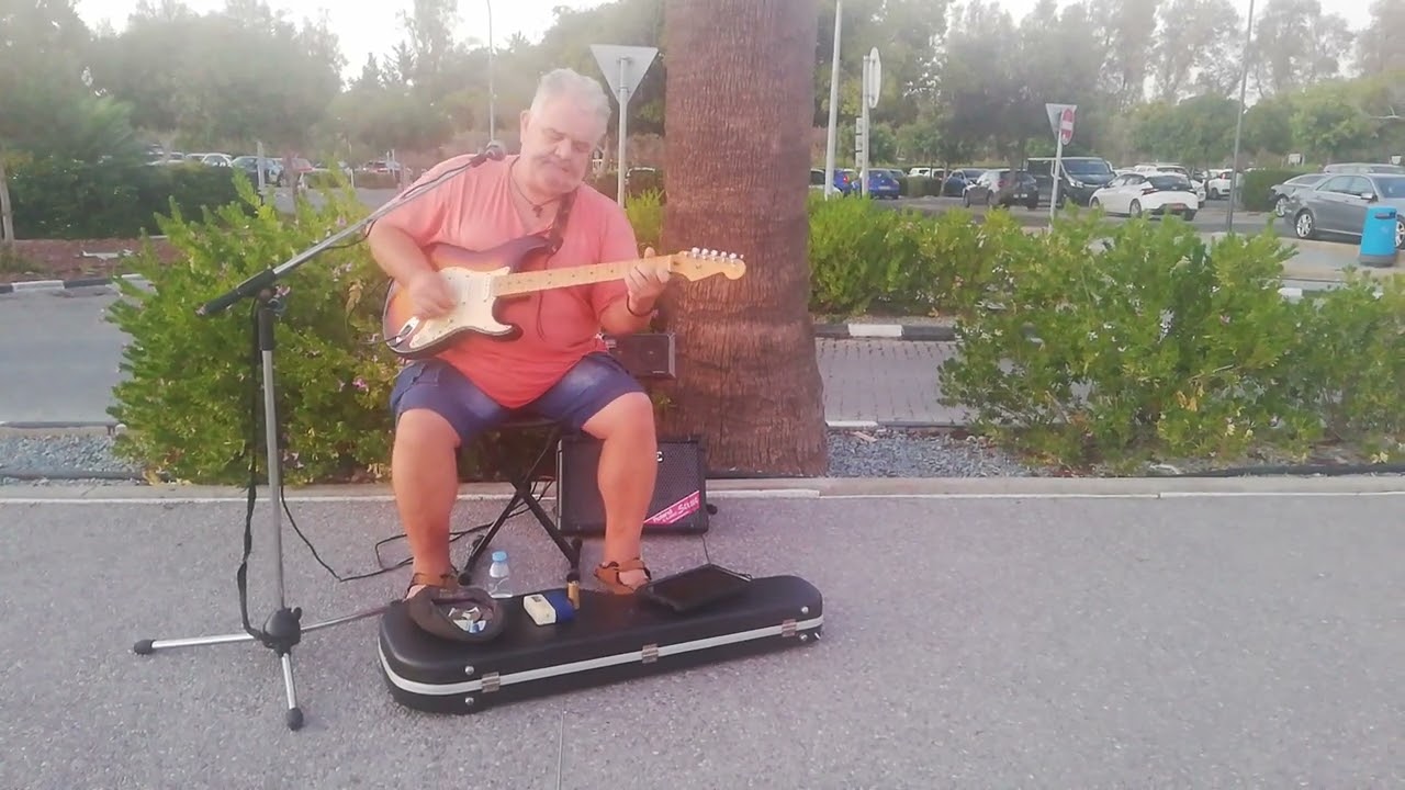 Busking MOTHER Pink Floyd