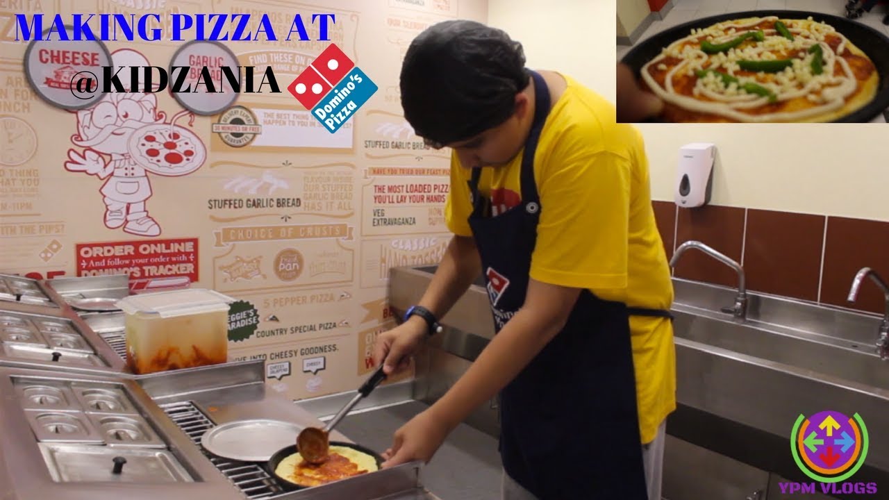 MAKING PIZZA 🍕 AT DOMINOS @KIDZANIA VLOG 2017 - DELHI NCR