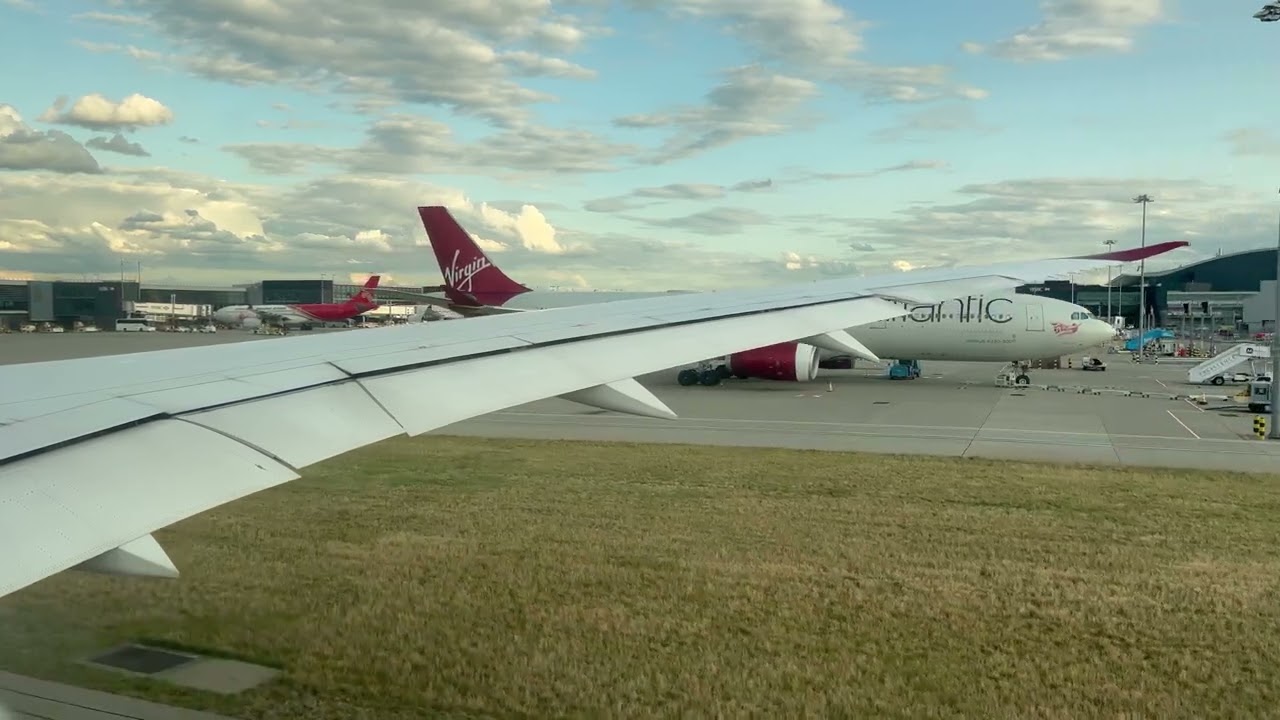 Virgin Atlantic Boeing 787-9 SUNSET Takeoff from London