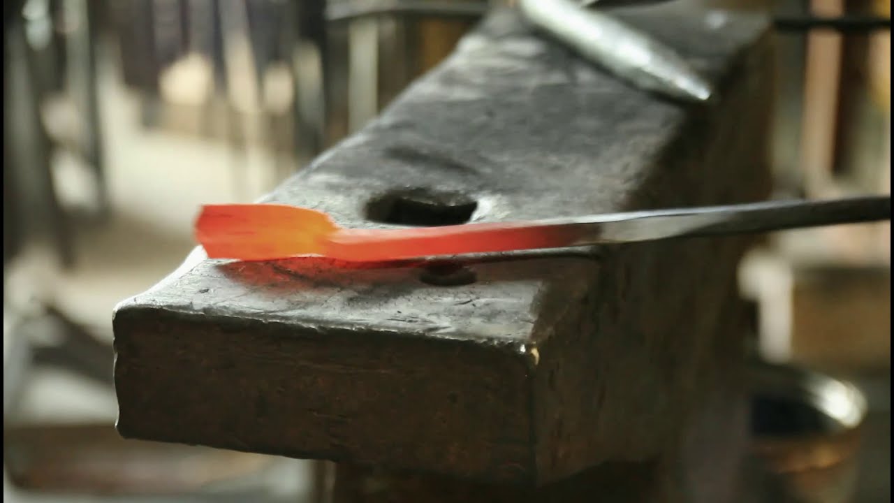 アンビルの使い方｜アンビルの角（かど）を使う方法｜やっとこを作る過程を観ながら