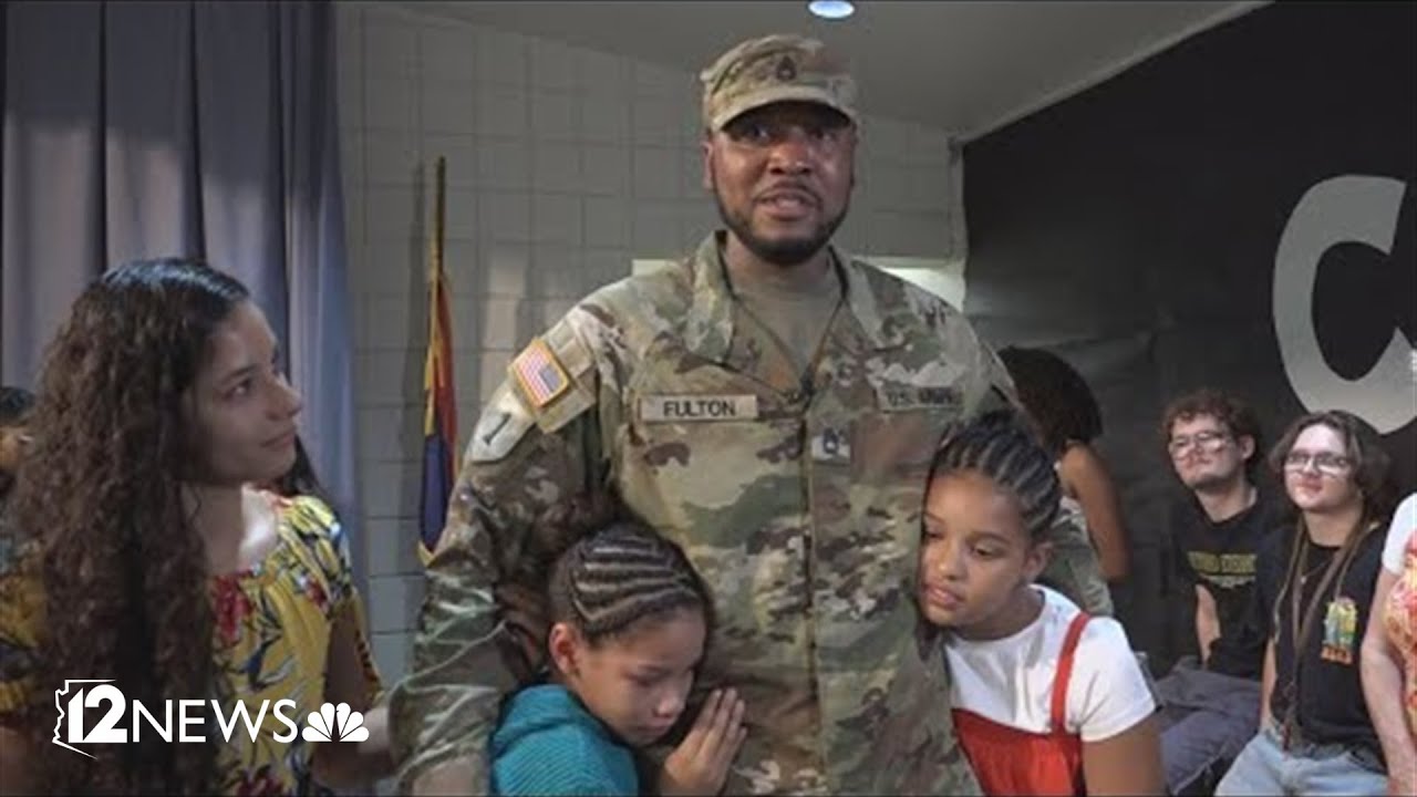 Father surprised kids after being deployed
