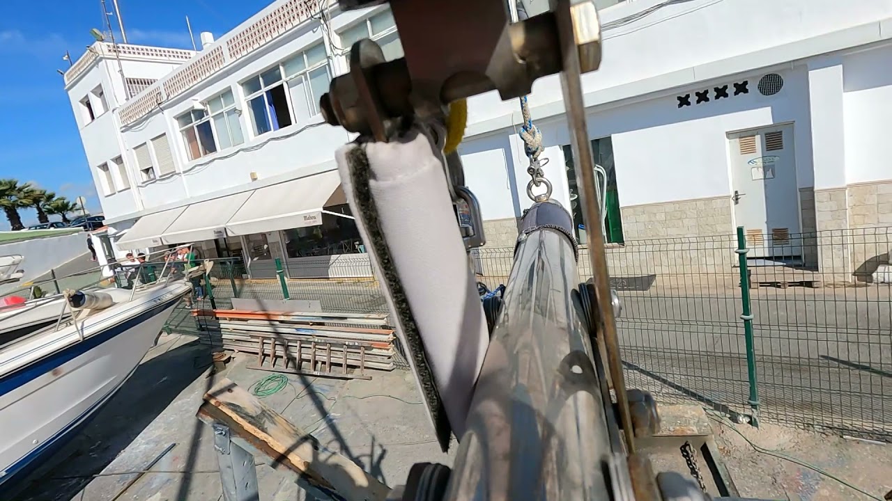 VELERO BI LOUP 89   un gran velero para empezar a navegar