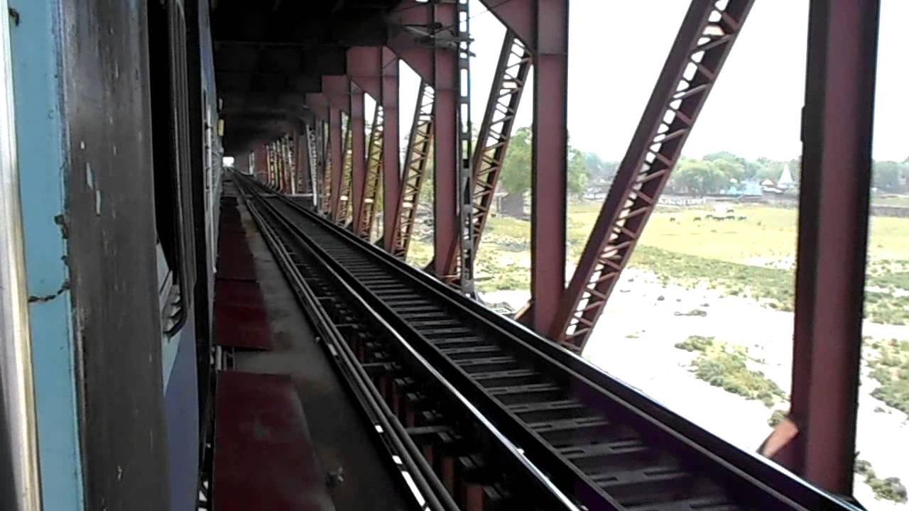 Mahanagri Express Crossing Holly Ganga River Bridge (Malwiya Bridge )