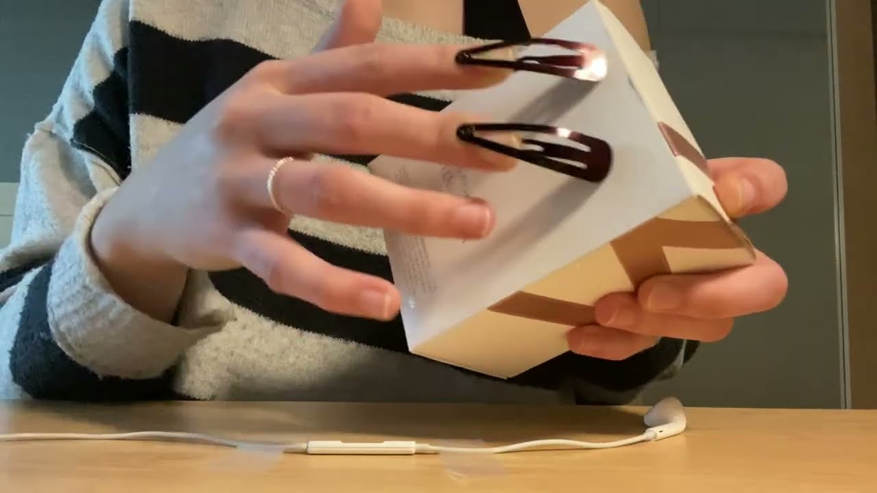 Asmr but I retape the mic after every trigger :) (no talking)