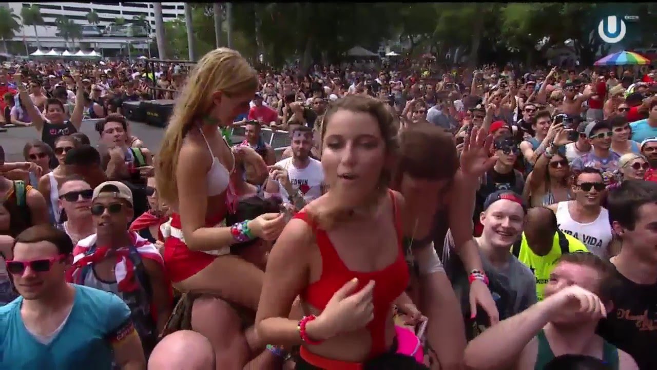 'F*ck Donald Trump' // Ultra Music Festival 2016 LIVE