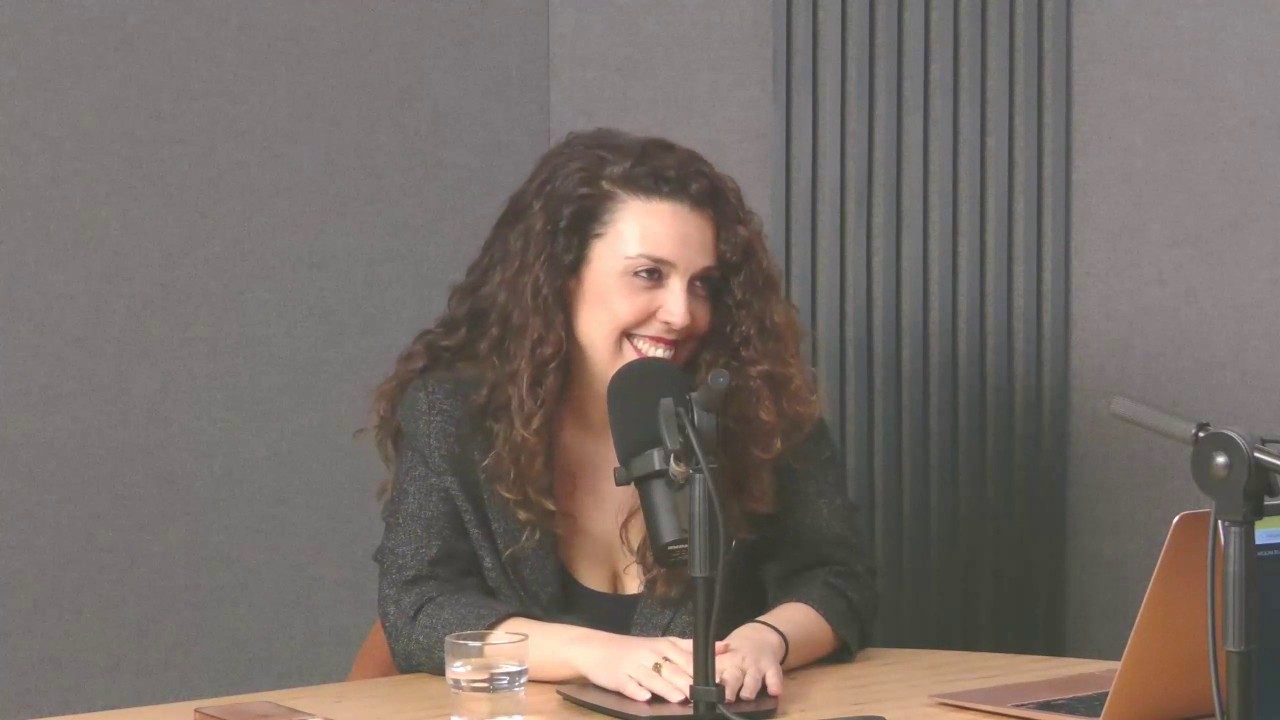 Caroline Bijaque raconte comment elle est passée du rêve de chanteuse à l'accompagnent humain