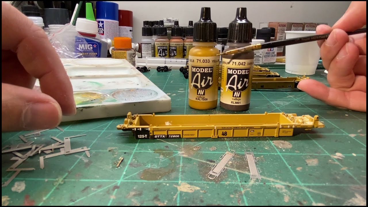 N-scale Walthers 5-Unit Well Car Detailing & Weathering