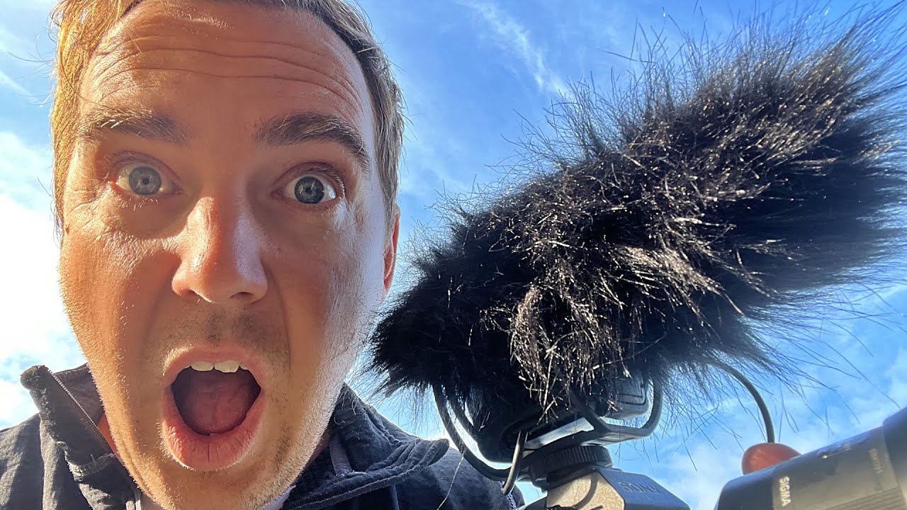 Deadcat effect on audio in the wind - Trying a Rode video mic pro with and without deadcat