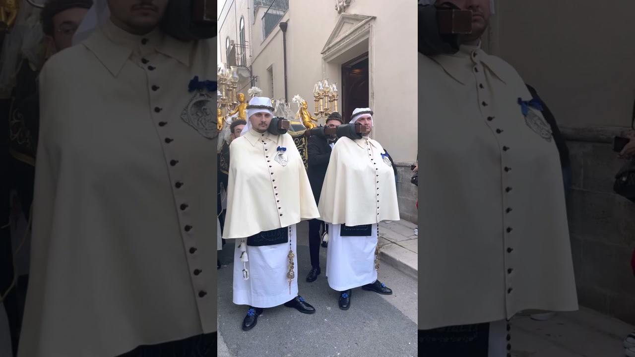 Settimana Santa Pulsano 2022 - Uscita statua Gesù Morto dalla sede dell’ Arciconfraternita