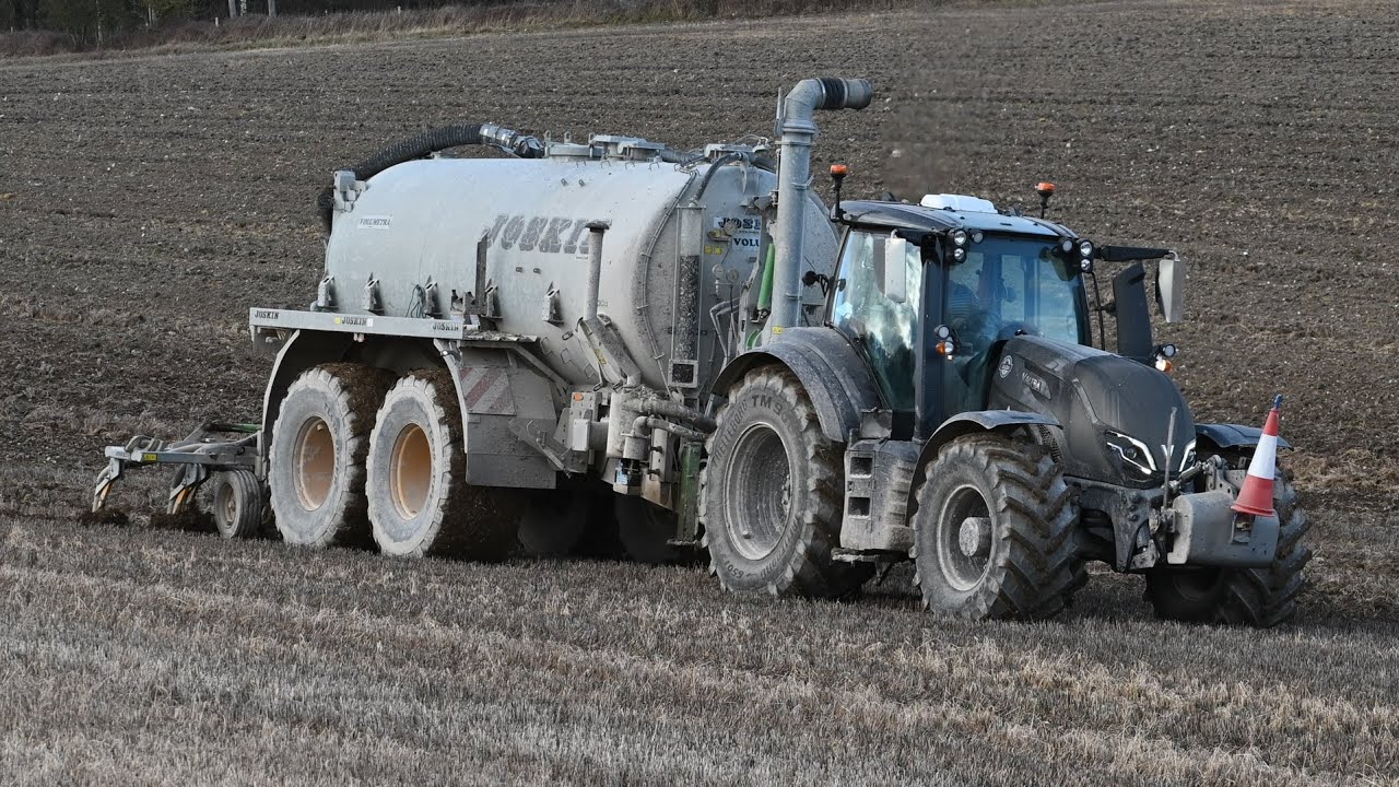 Slurry Injecting with Valtra T235 & Joskin Tanker and John Deere 6155R & Major fill the Nurse Tank