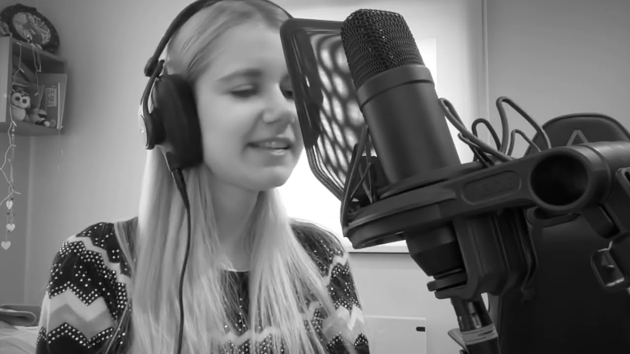Longe do Mundo - Sara Tavares - ( Cover by Aelita) 
