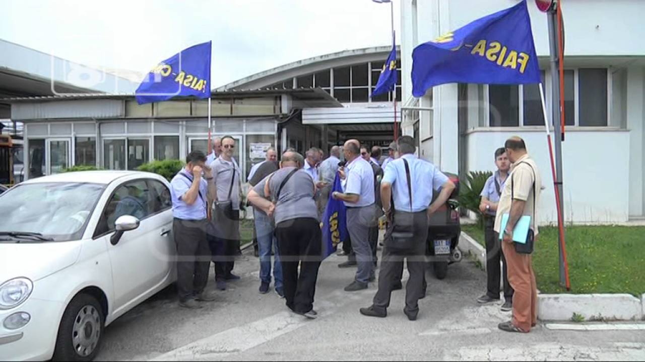Pescara - M5S e dipendenti ex Gtm protestano contro Tua
