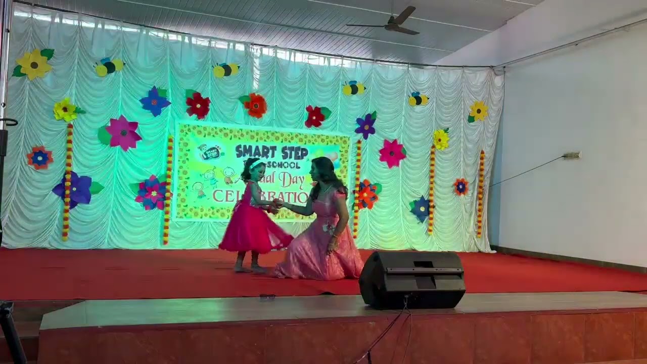 Mom and child Dance 