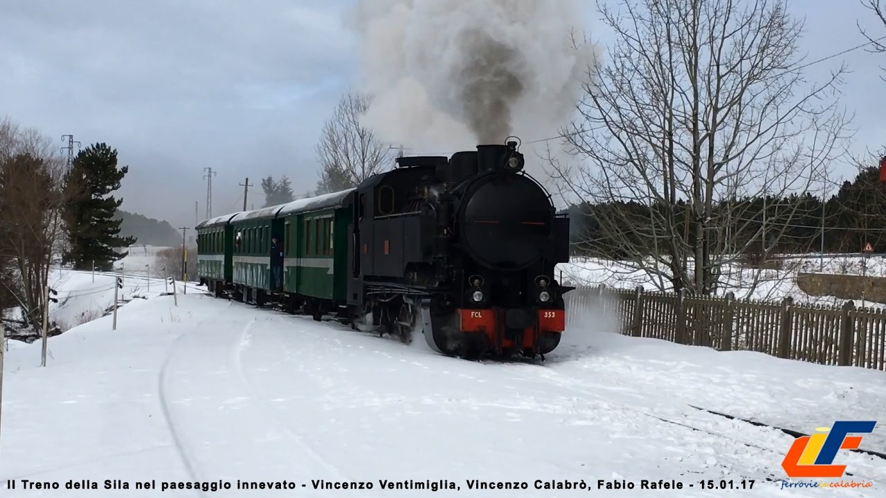 Reportage del viaggio del Treno della Sila immerso nella neve dell'altopiano calabrese