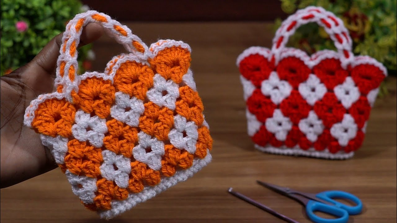 Crochet a Mini Bag: From Yarn to Fashion in Minutes Knit Your Own Trendy Mini Bag Easy & Fun