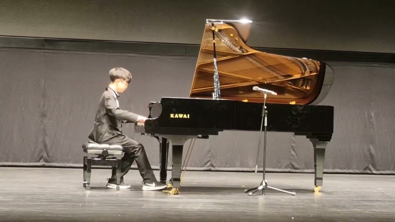 Chopin: 12 Études, Op. 25 - No.11 In A Minor 