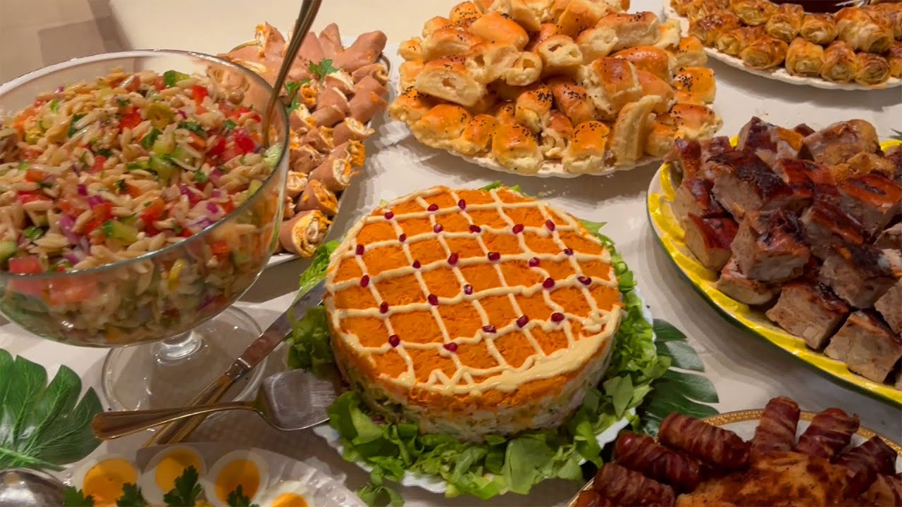 Svečani sto 8 - pečenje, salate, aspik i još po nešto...