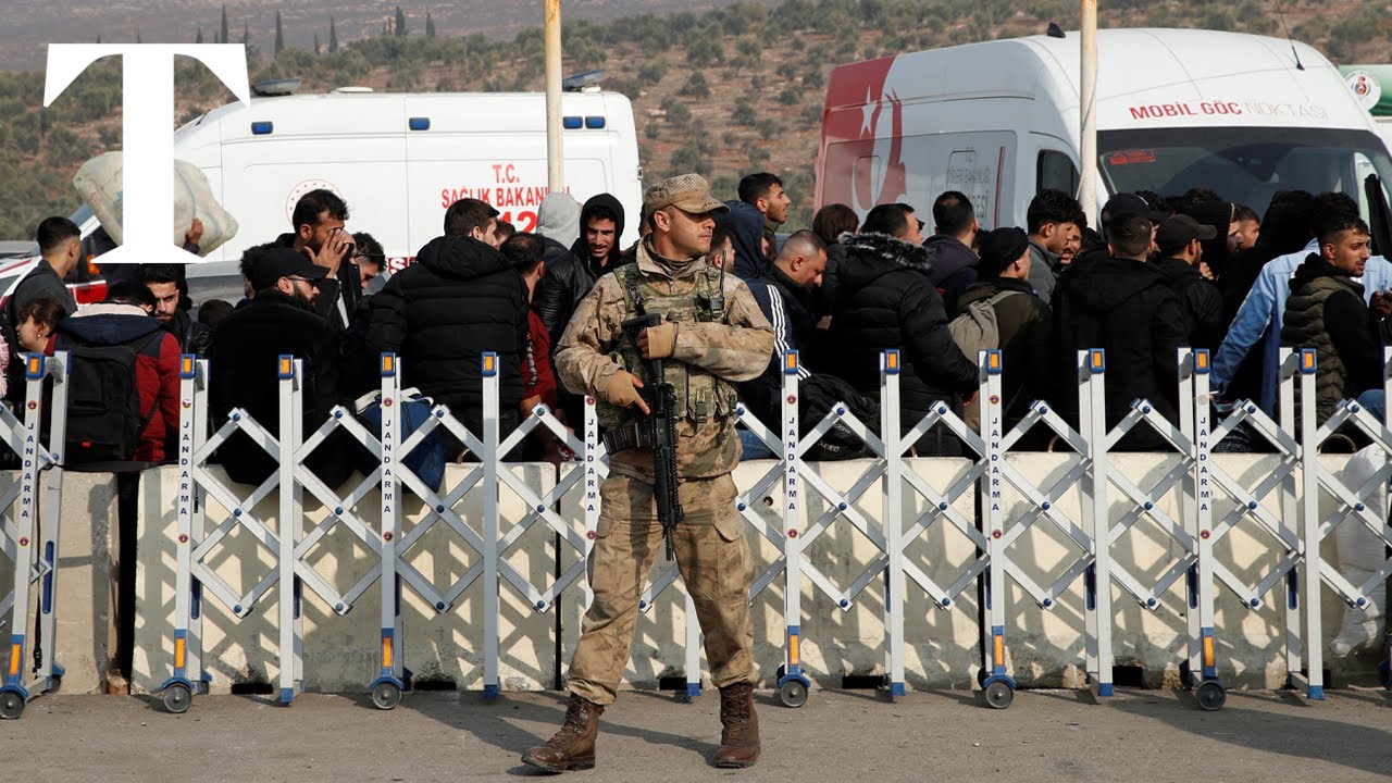 LIVE: Syrians queue at Turkish border eager to return home
