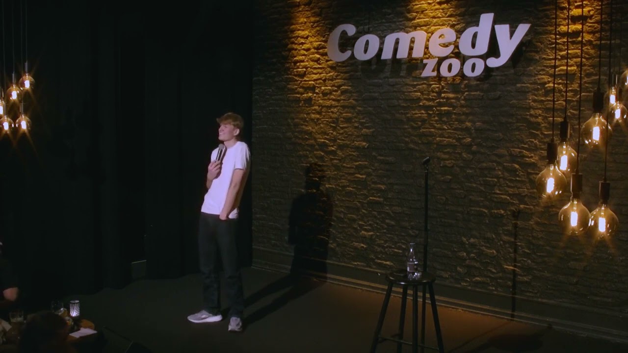 Mads de Krak stand up p&aring; Comedy Zoo