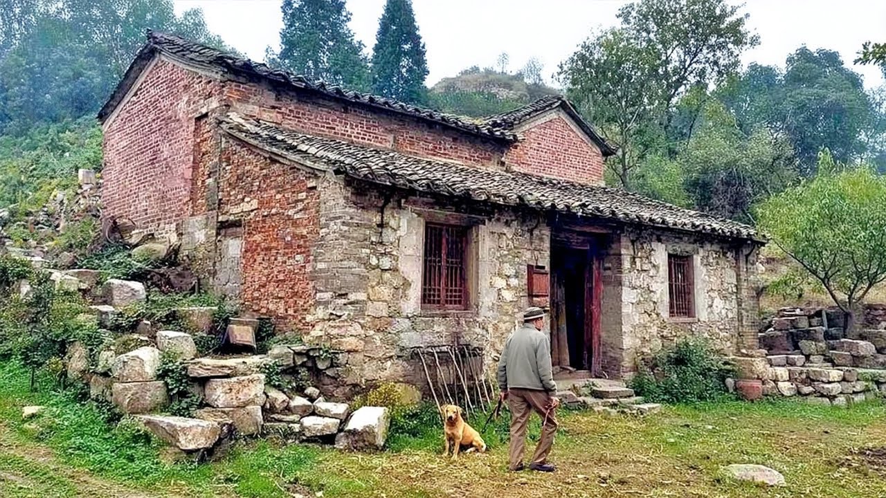 At the end of his life, Grandpa had to live in a Dilapidated House, Grandson renovated it for him