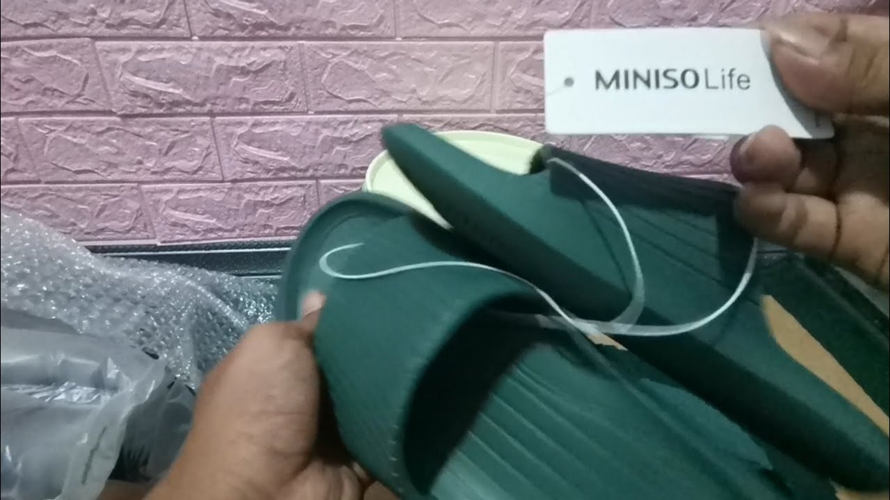 MINISO Sandal Kamar Mandi Sol Lembut Bergaris Pria Sandal yang Nyaman HIJAU - Dulkijo Unboxing