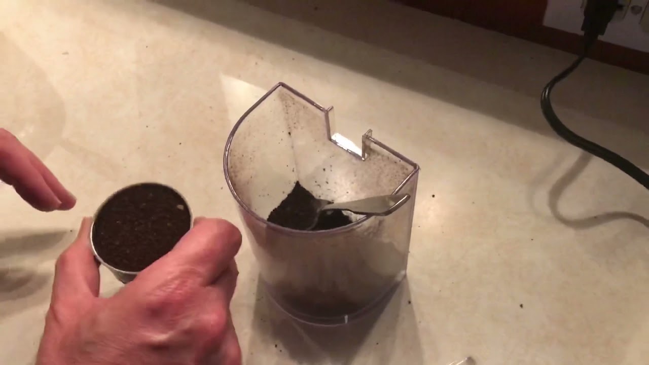 How to use Black and Decker grinder and Mocha pot