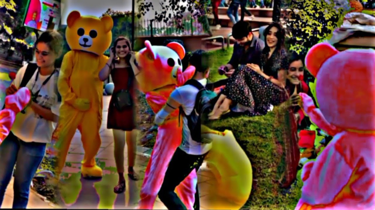 Teddy bear prank only girls reaction🥰 || Connaught Place and CP😱 || comedy short #prank #girls😘❣️
